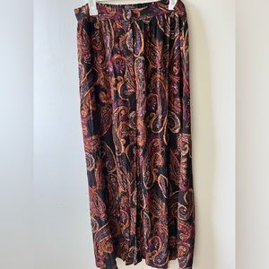 Large forever 21 maxi skirt with front slit buttons